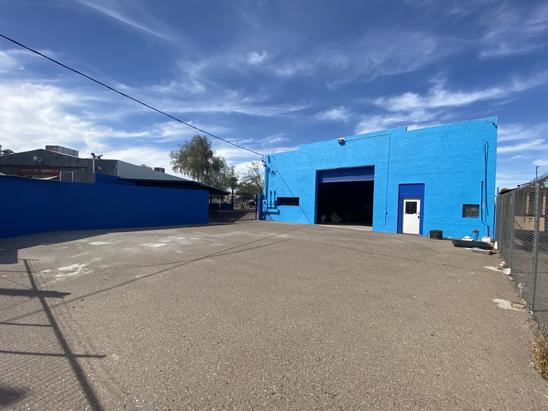 Retail in Phoenix, AZ for sale - Primary Photo - Image 1 of 1