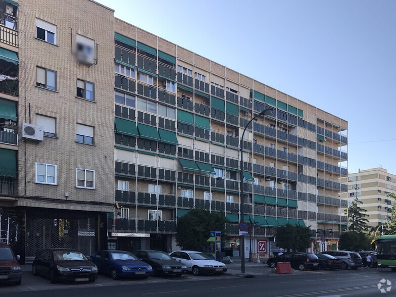 Retail in Getafe, Madrid to rent - Building Photo - Image 2 of 2