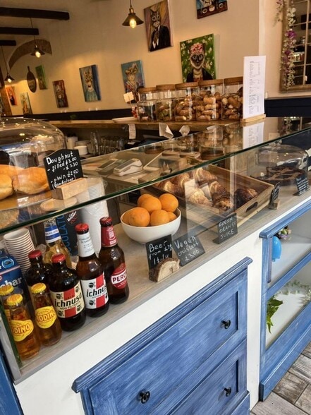 25A Walm Ln, London to rent - Building Photo - Image 3 of 17