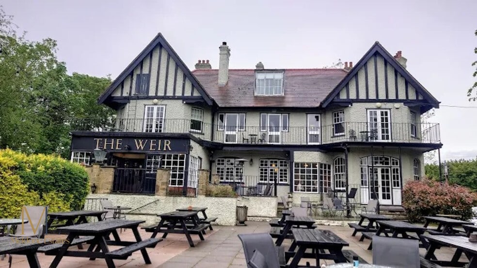 Waterside Dr, Walton On Thames to rent - Building Photo - Image 2 of 22