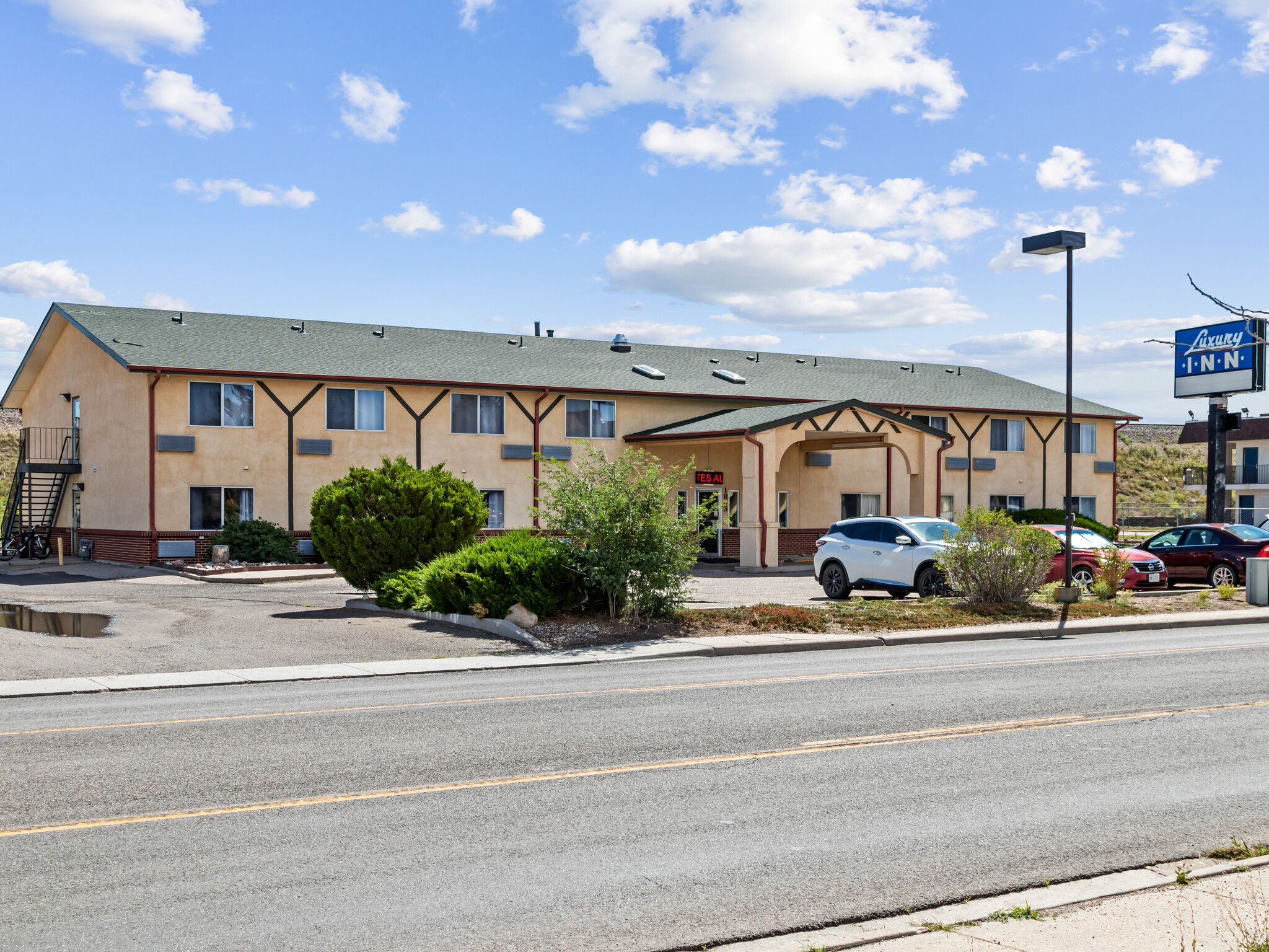 1805 Westland Rd, Cheyenne, WY for sale Primary Photo- Image 1 of 25