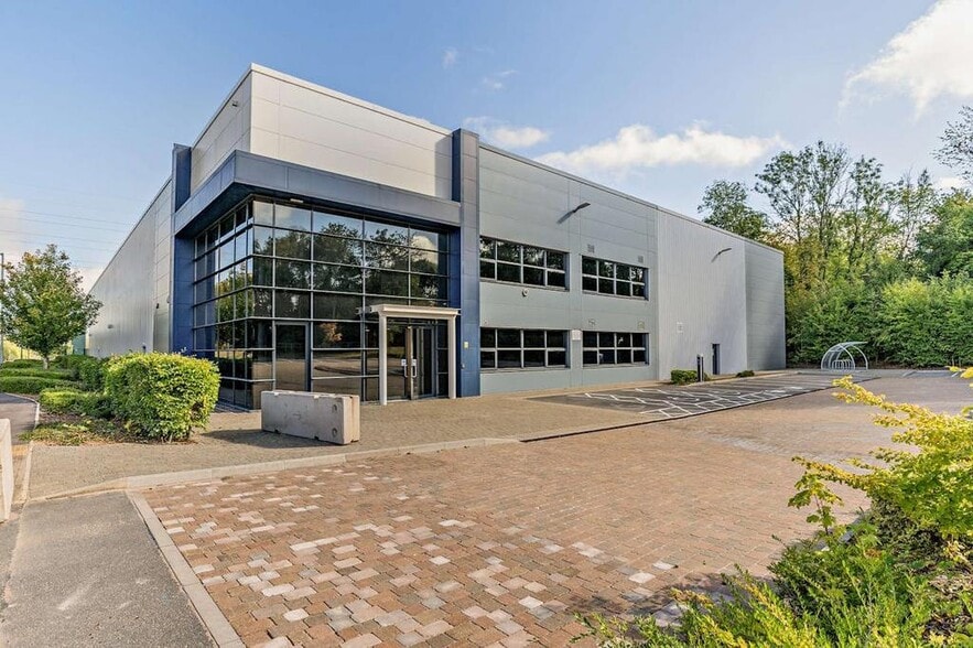 M36 Tower Rd, Stone to rent - Building Photo - Image 1 of 34