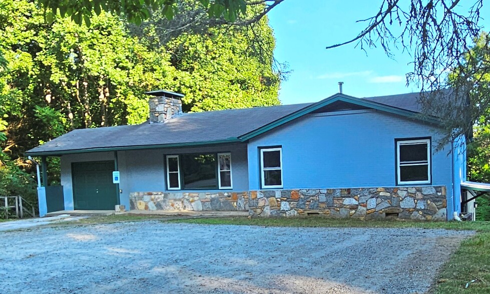 2260 Hendersonville Hwy, Pisgah Forest, NC for sale - Building Photo - Image 1 of 12