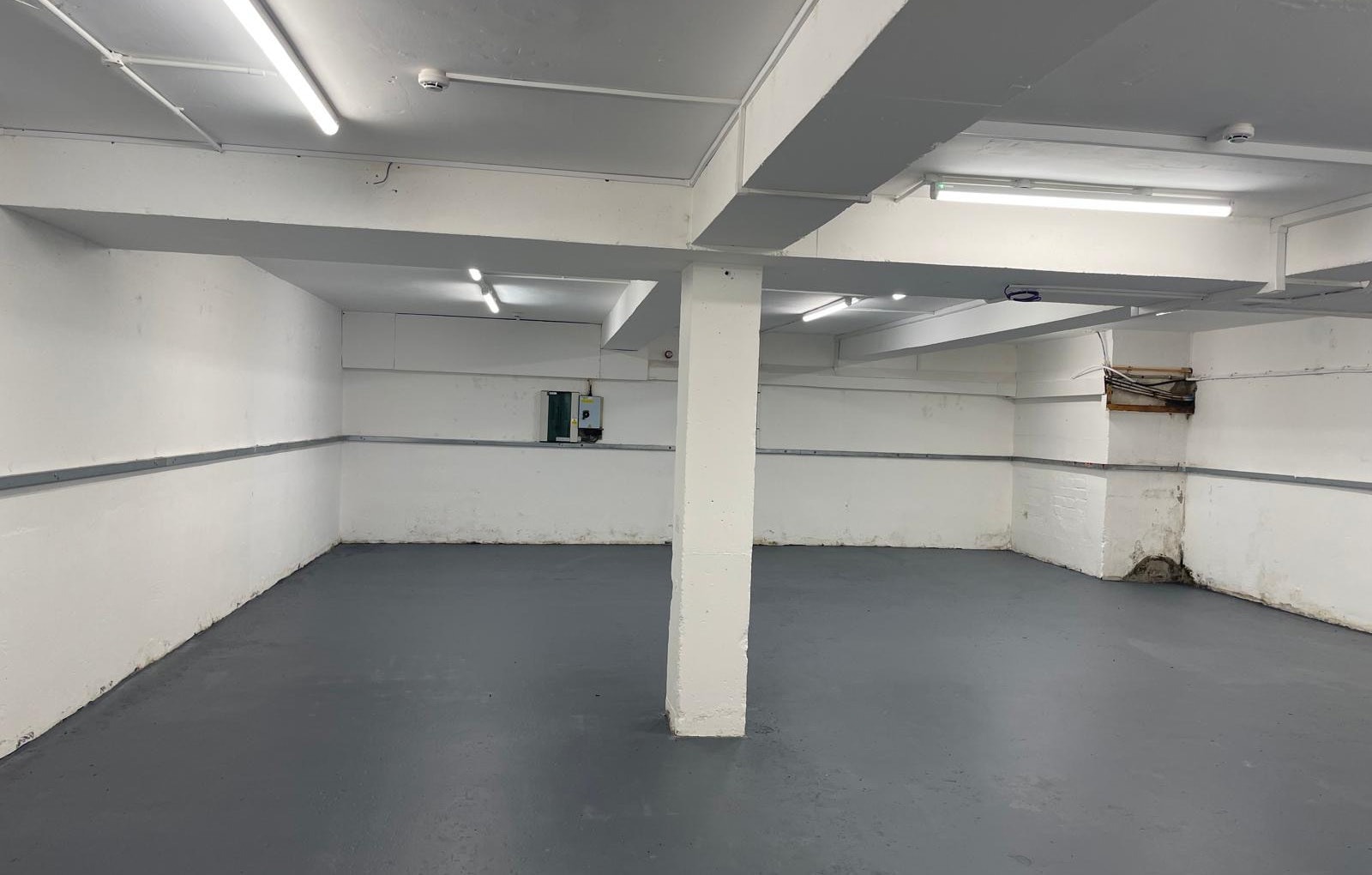 17 Brassmill Ln, Bath to rent Interior Photo- Image 1 of 1