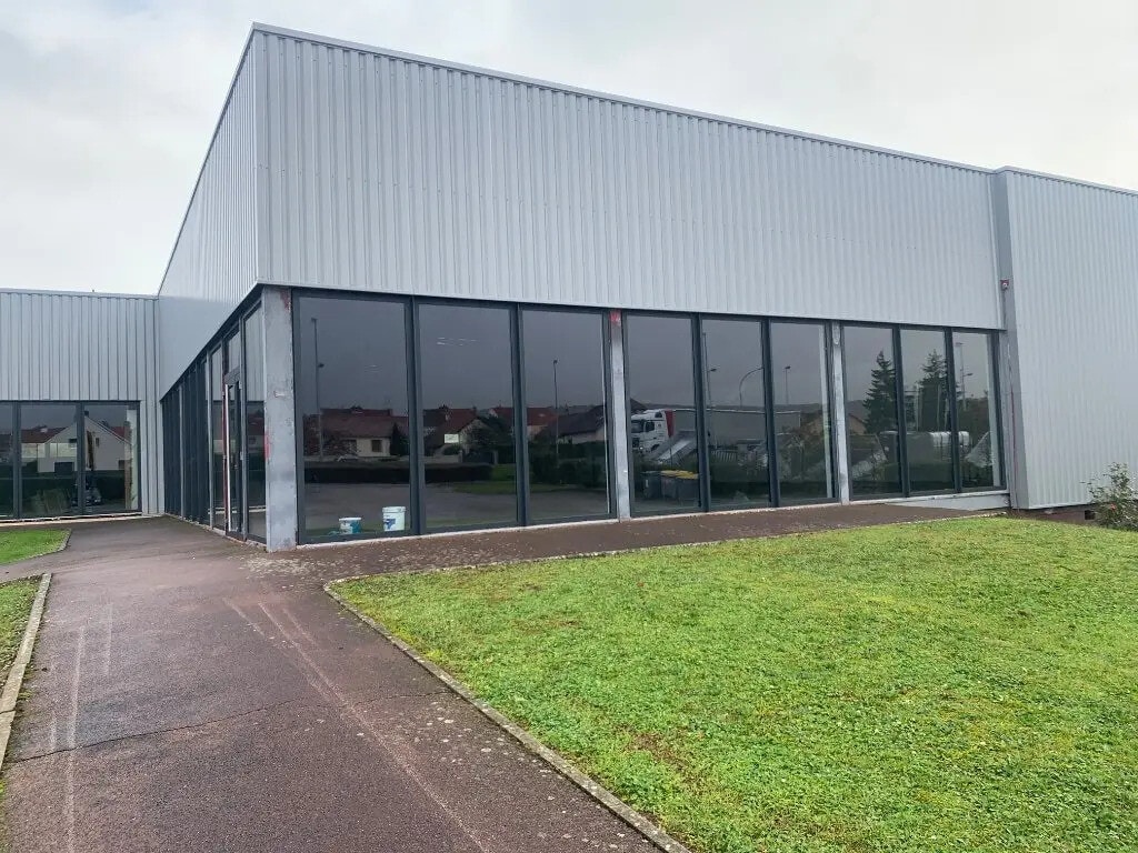 Location Commerce 525 m² - Photo 1
