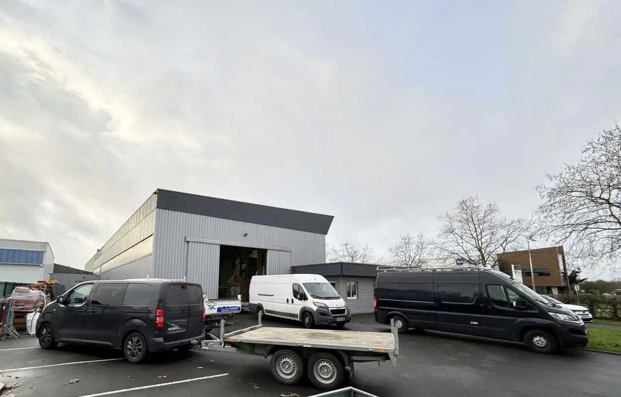 2 Rue Des Bosquets, Les Sorinières to rent Building Photo- Image 1 of 8