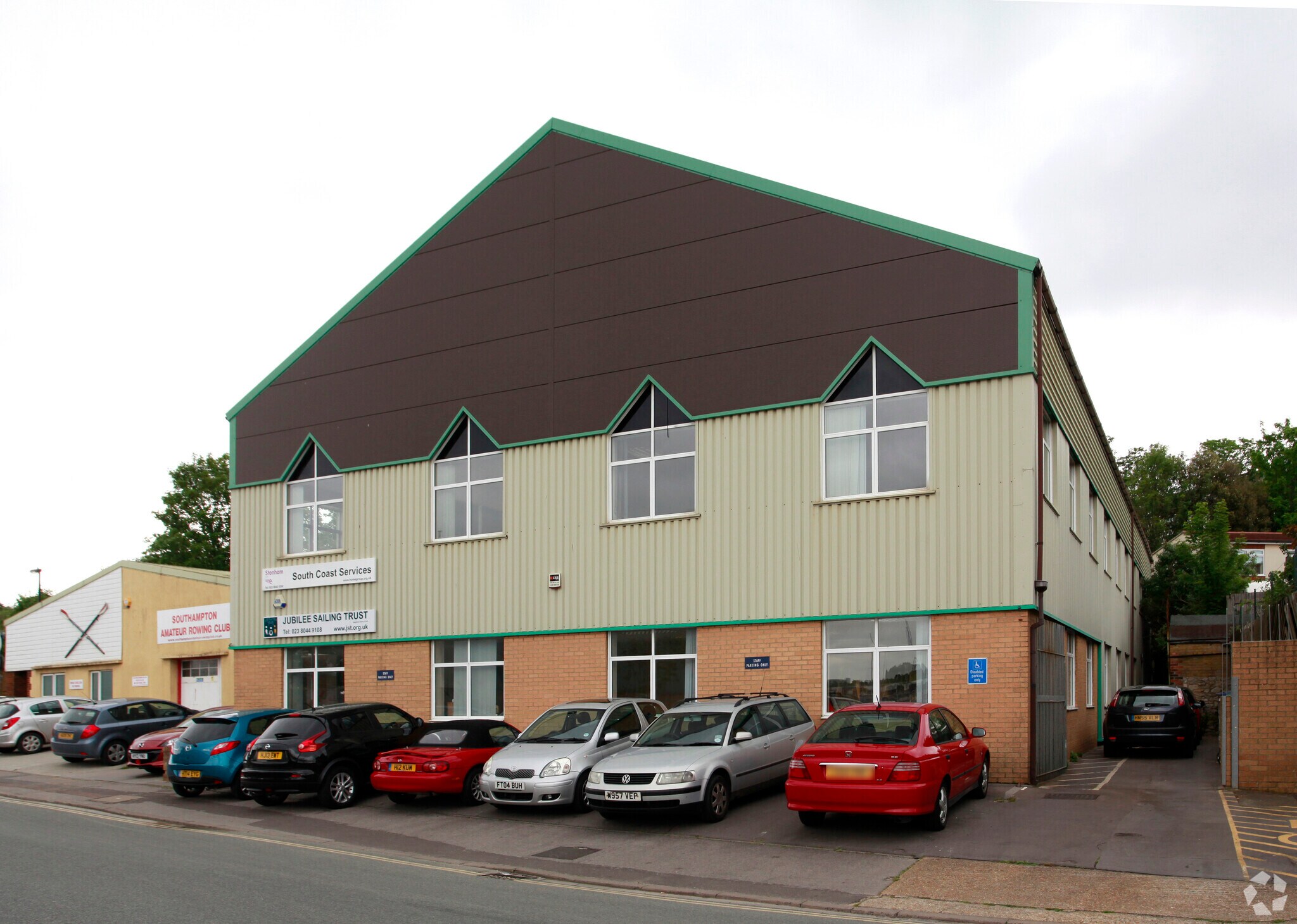 12 Hazel Rd, Southampton for sale Primary Photo- Image 1 of 1