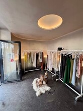 Retail in Paris to rent Building Photo- Image 2 of 4