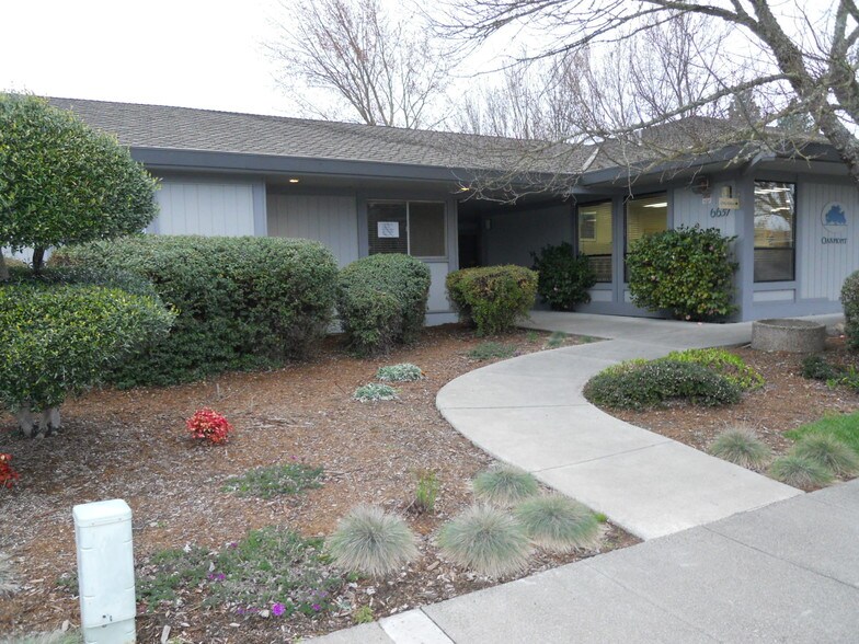 6637 Oakmont Dr, Santa Rosa 95409 UK