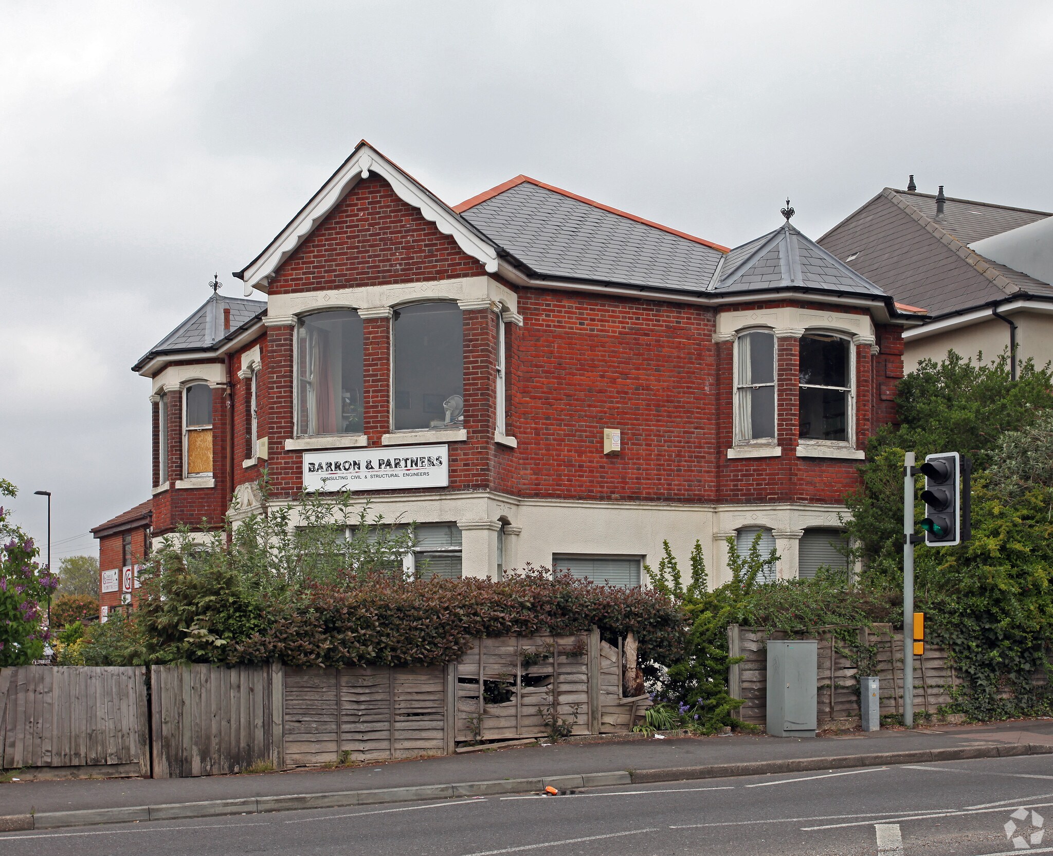 382 Winchester Rd, Southampton for sale Primary Photo- Image 1 of 1