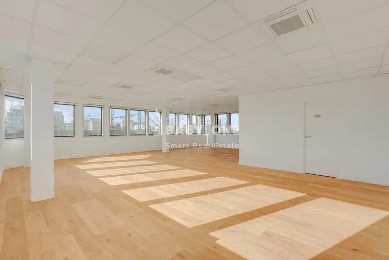 Office in Malakoff to rent Interior Photo- Image 1 of 9