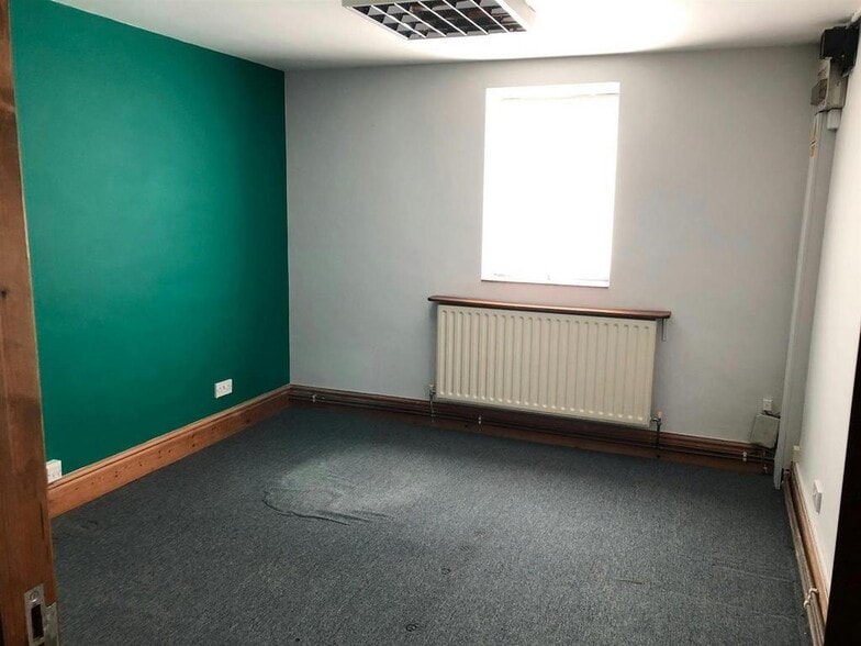 Wharf Rd, Grantham to rent - Building Photo - Image 3 of 9