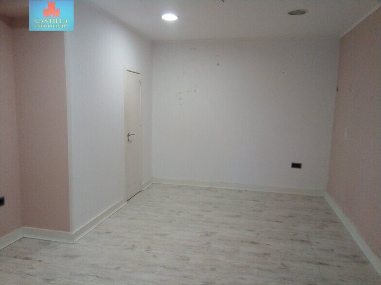 Retail in Ávila, Ávila to rent - Interior Photo - Image 2 of 5