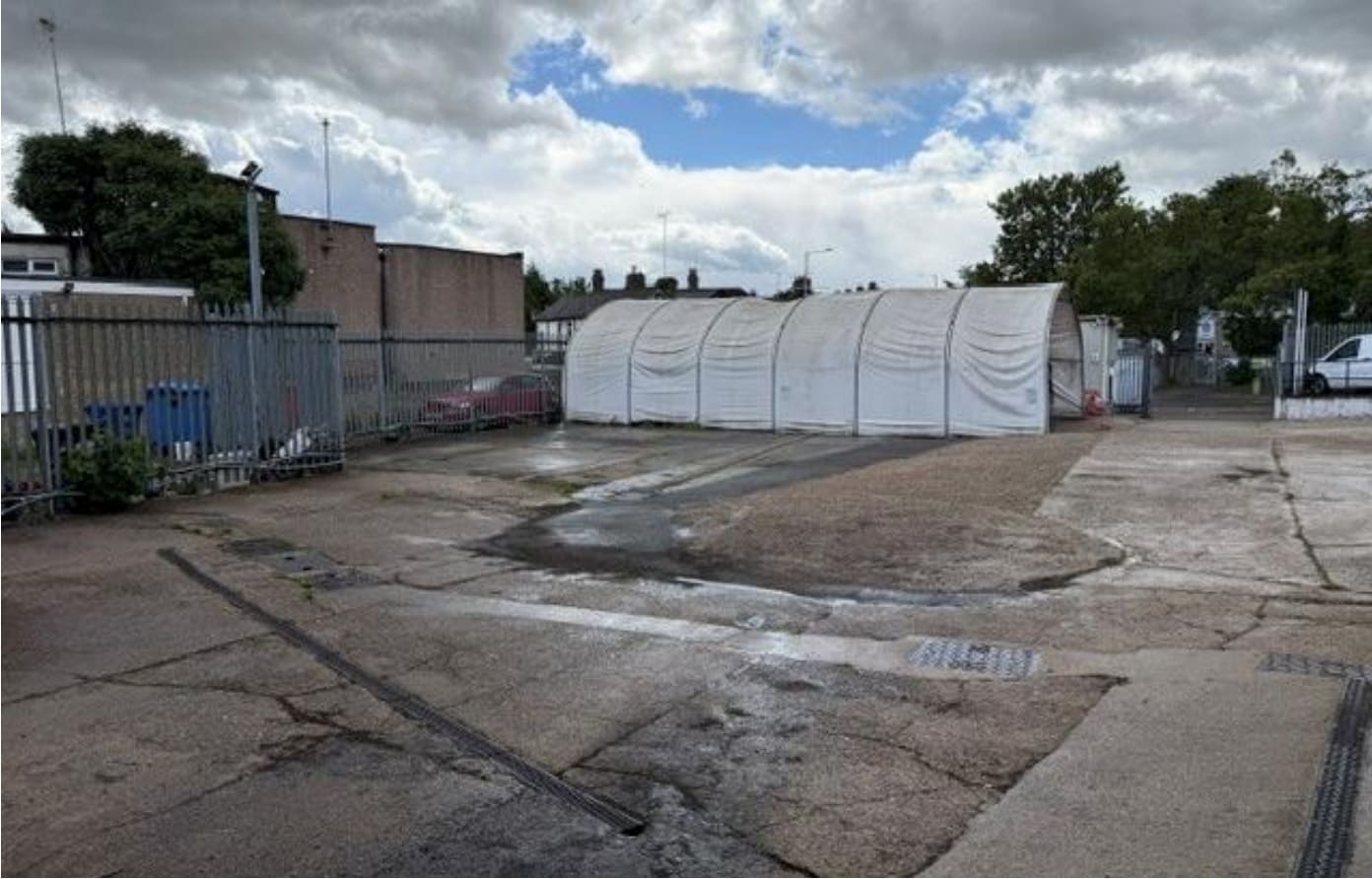 301 Lowfield St, Dartford to rent Building Photo- Image 1 of 9