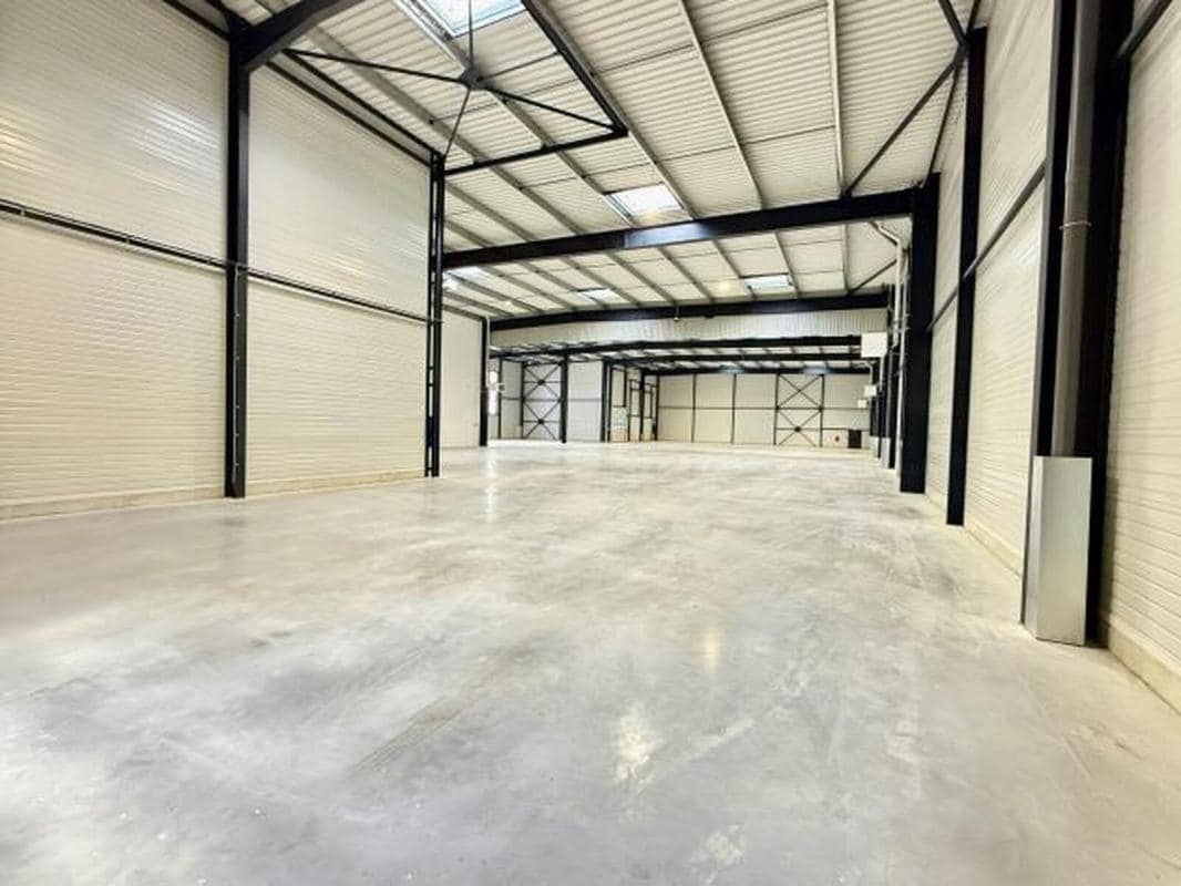 Industrial in Trappes for sale Interior Photo- Image 1 of 5