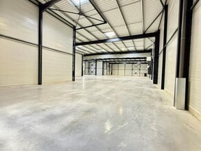 Industrial in Trappes for sale Interior Photo- Image 1 of 5