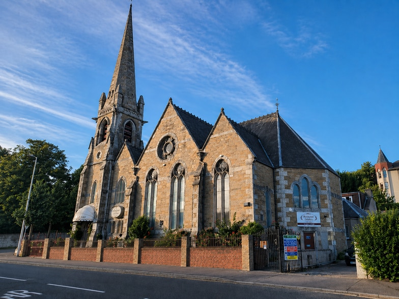 Queen St, Broughty Ferry to rent - Building Photo - Image 1 of 10
