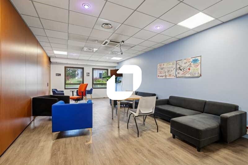 Office in Montmorency to rent Interior Photo- Image 1 of 13