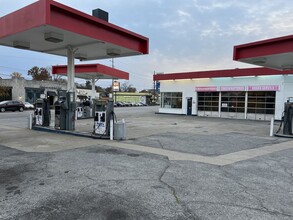 3795 Lexington Rd, Louisville, KY for rent Building Photo- Image 1 of 4