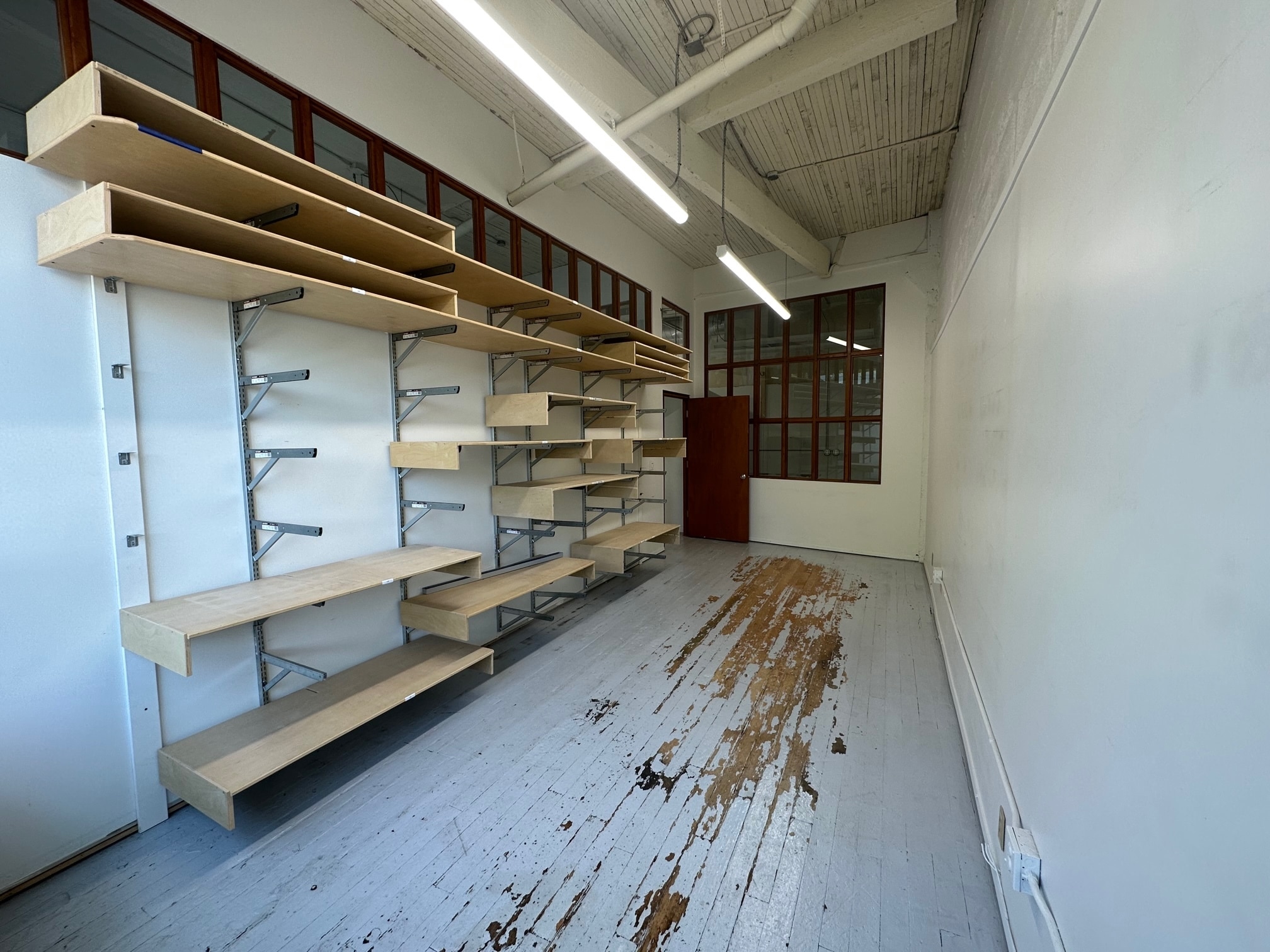 3131 Western Ave, Seattle, WA to rent Interior Photo- Image 1 of 12