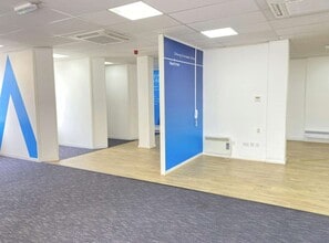 2 Broadway, Peterborough to rent Interior Photo- Image 2 of 4