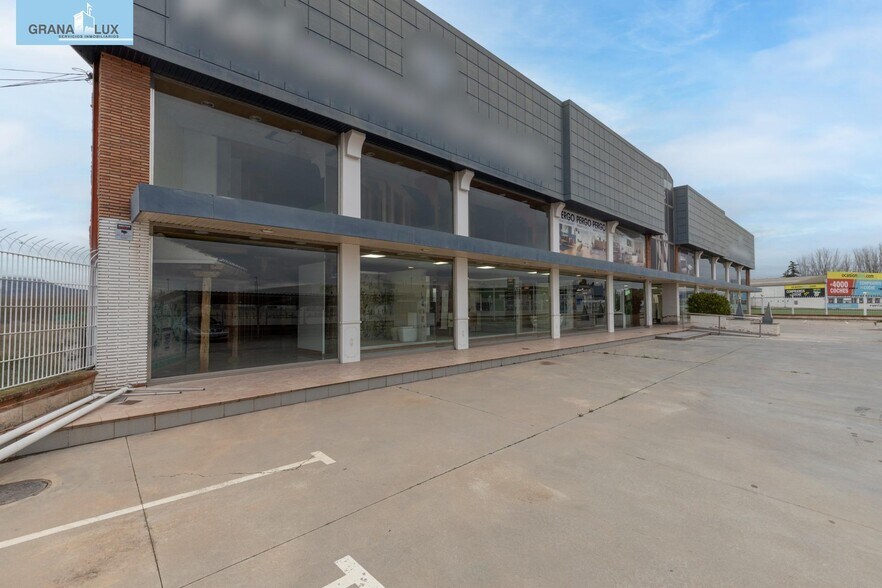 Retail in Santa Fe, Granada for sale - Building Photo - Image 2 of 34