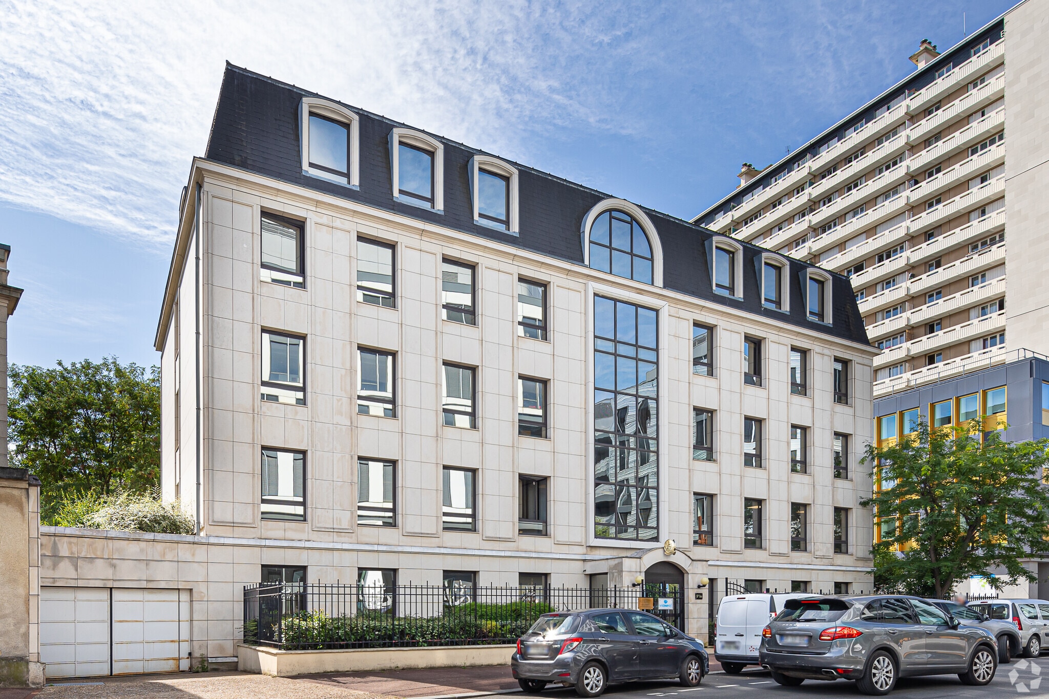 37 Bis Rue Du Général Leclerc, Issy-les-Moulineaux to rent Primary Photo- Image 1 of 14