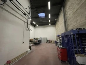 9 Chaussée Jules César, Osny to rent Interior Photo- Image 2 of 4