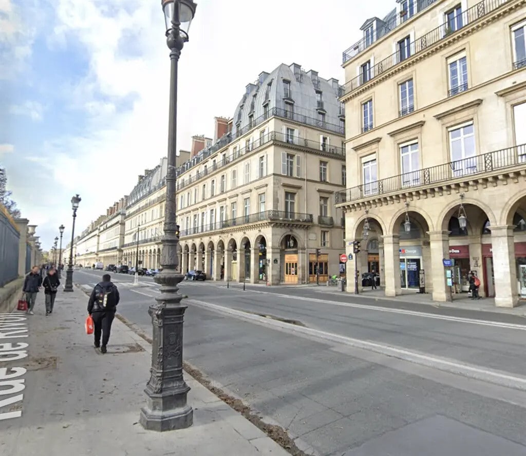 Location Commerce 110 m² - Photo 1