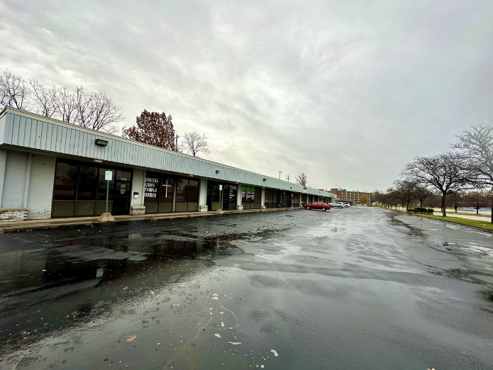 904 Southland Ave, Lansing, MI for rent - Building Photo - Image 1 of 6