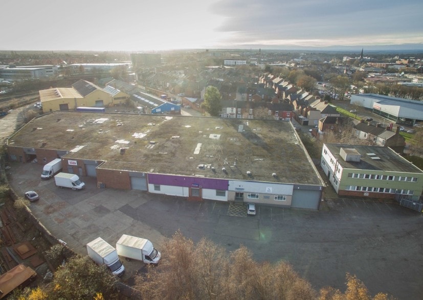 Eastmount Rd, Darlington to rent - Primary Photo - Image 1 of 2