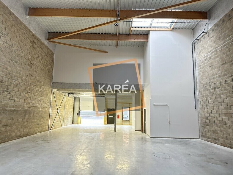 Light Industrial in Coupvray to rent - Interior Photo - Image 3 of 5