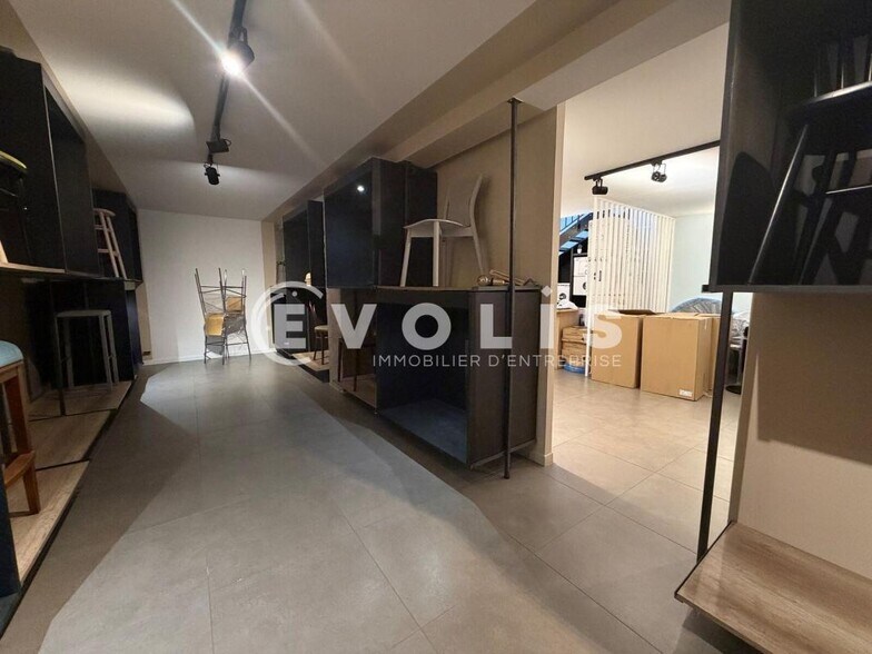 Office in Ivry-sur-Seine for sale - Interior Photo - Image 2 of 16