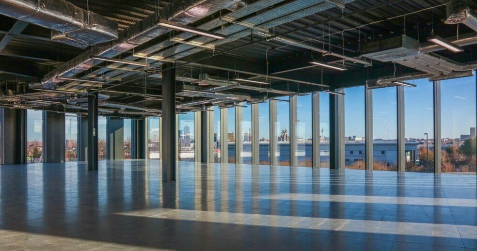 1 Tower Rd, Birkenhead to rent - Building Photo - Image 3 of 26