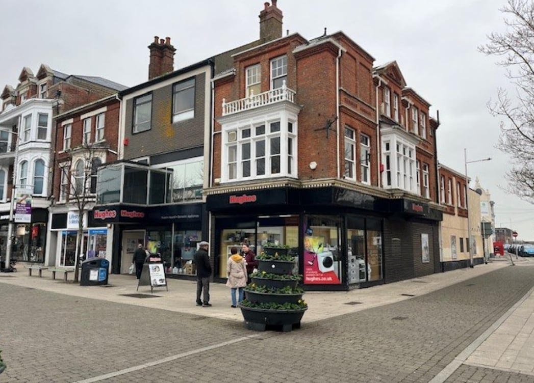 60-62 London Rd N, Lowestoft for sale Primary Photo- Image 1 of 3