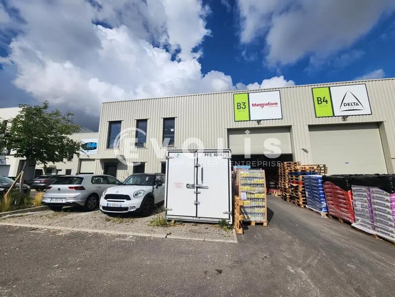 55 Rue Emile Zola, Décines-Charpieu to rent - Building Photo - Image 3 of 22