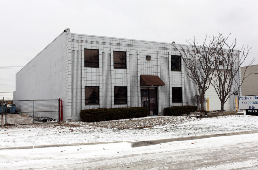 2029 Riggs Ave, Warren, MI for sale - Primary Photo - Image 1 of 4