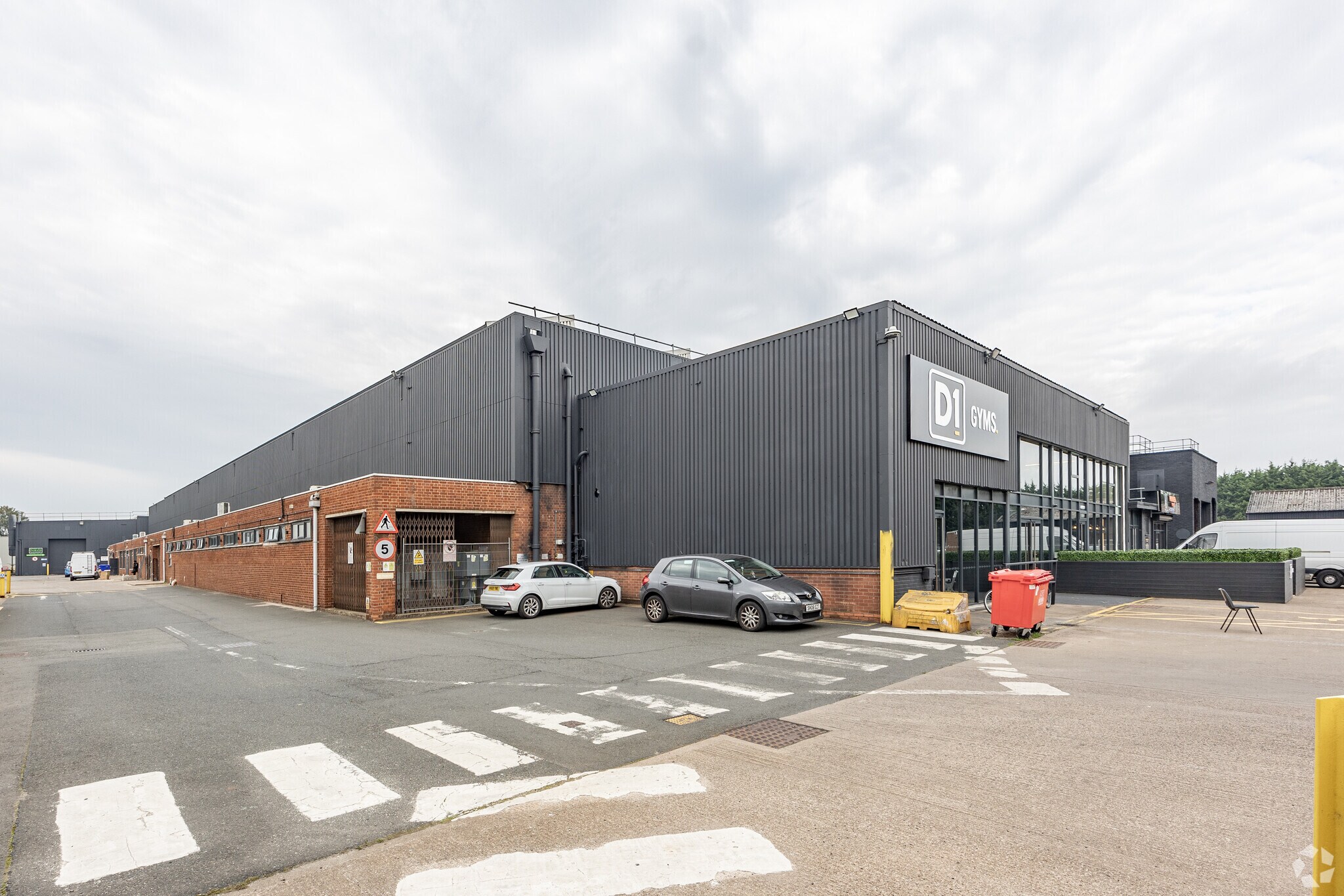 Bromyard Rd, Worcester to rent Building Photo- Image 1 of 7