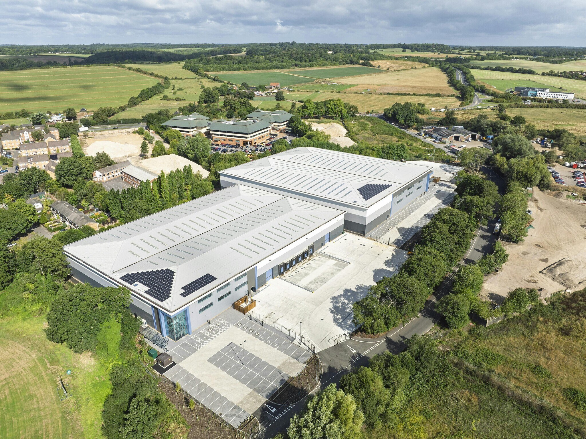 Denham Way, Rickmansworth to rent Building Photo- Image 1 of 93