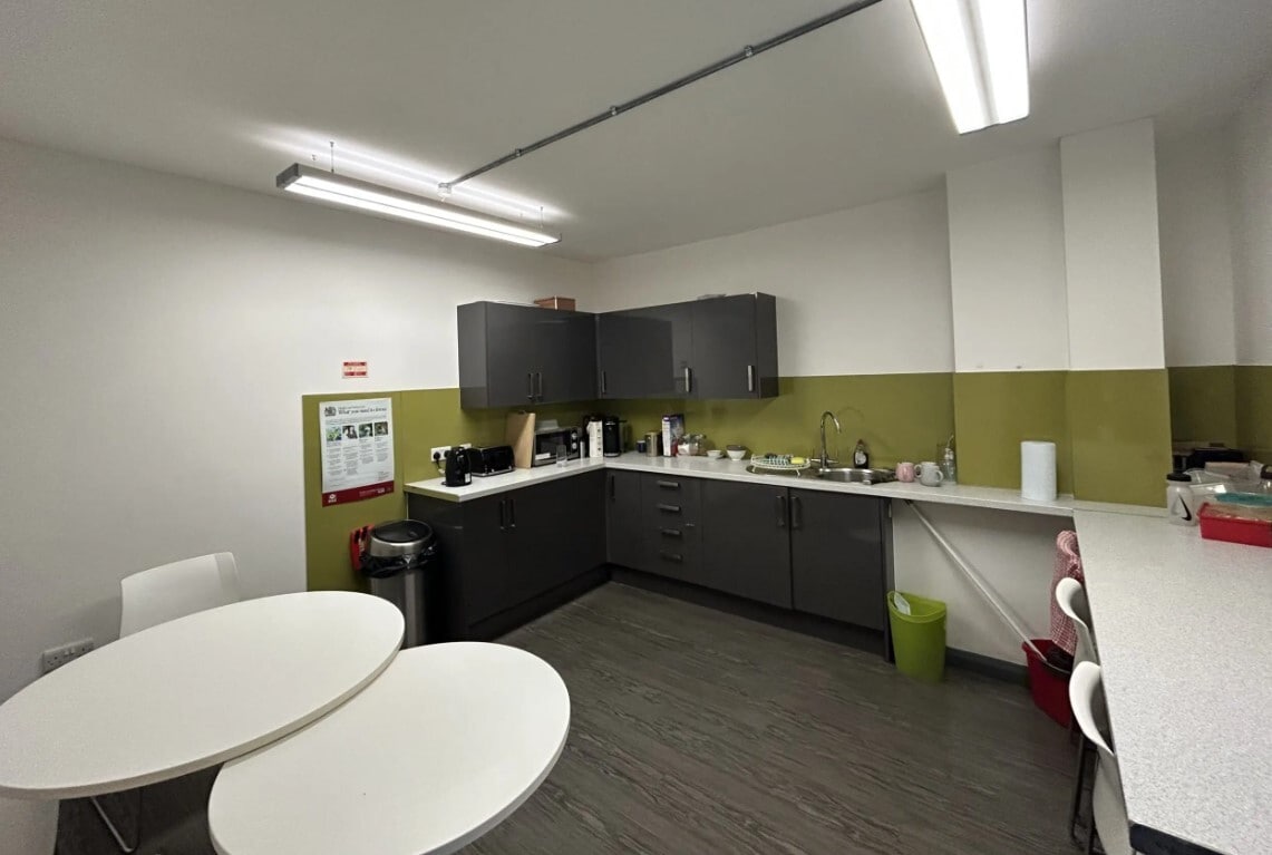 53-55 Queen Charlotte St, Bristol to rent Interior Photo- Image 1 of 15