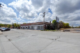 426 Illinois Ave, Saint Joseph, MO for sale Primary Photo- Image 1 of 45