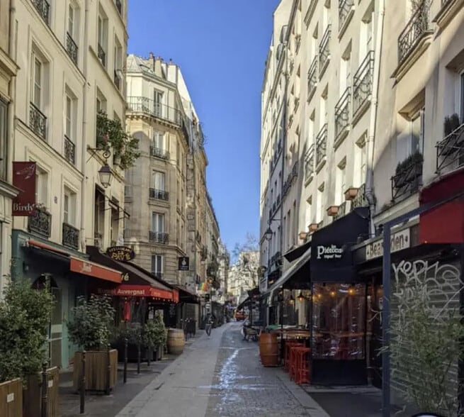 Office in Paris for sale - Building Photo - Image 1 of 5