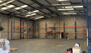 Oldham Rd, Manchester to rent Interior Photo- Image 1 of 2