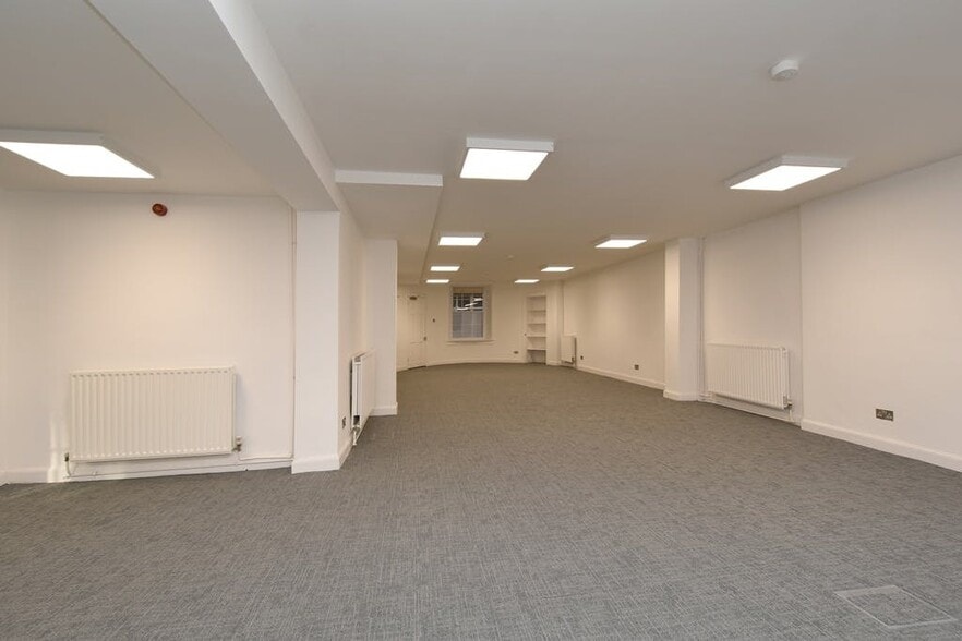 76 George St, Edinburgh to rent - Interior Photo - Image 3 of 6