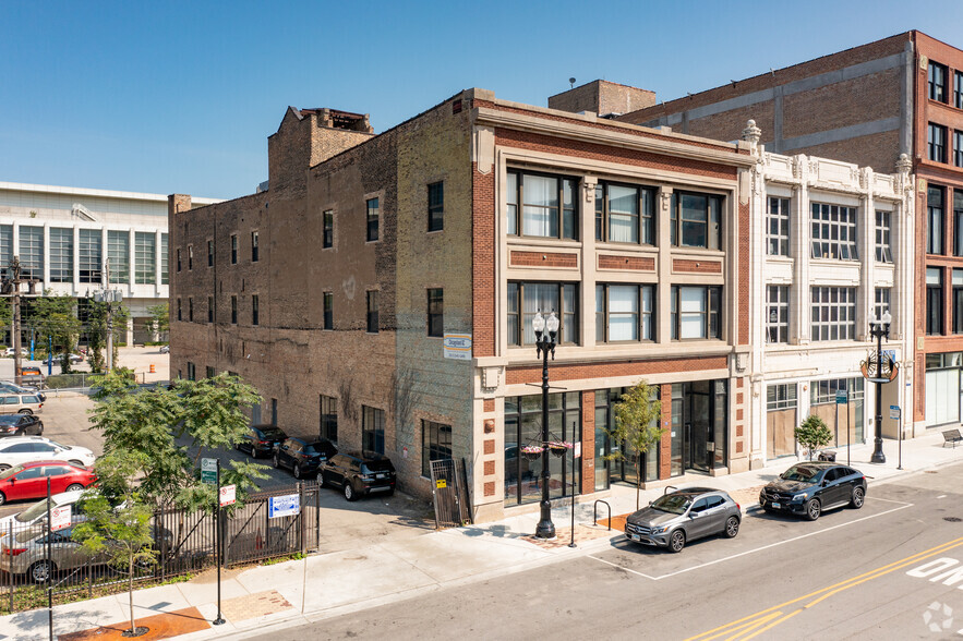 2241-2245 S Michigan Ave, Chicago, IL for rent - Building Photo - Image 1 of 3