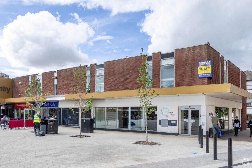 Market Pl, Tamworth to rent - Building Photo - Image 2 of 4