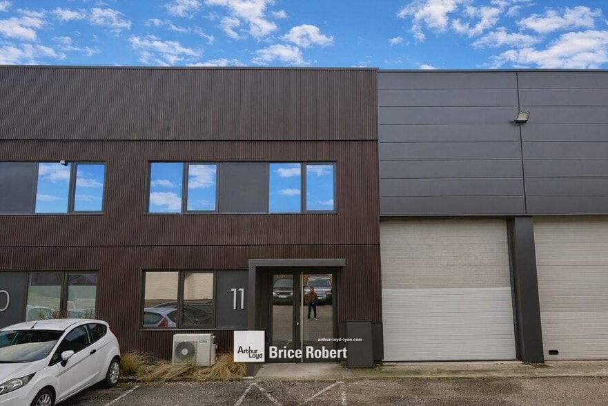 12 Chemin Des Gorges, Dardilly to rent - Building Photo - Image 1 of 5