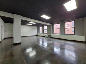 275 4th St E, Saint Paul, MN to rent Interior Photo- Image 2 of 5