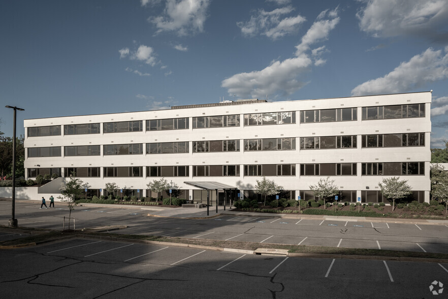 3299 Woodburn Rd, Merrifield, VA for rent - Building Photo - Image 1 of 6