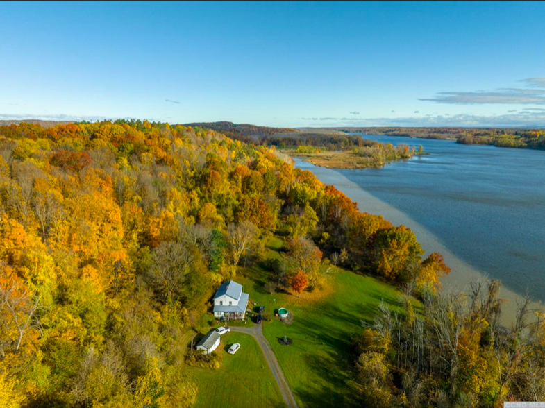 219 Sweezey, Coxsackie, NY for sale - Primary Photo - Image 1 of 4